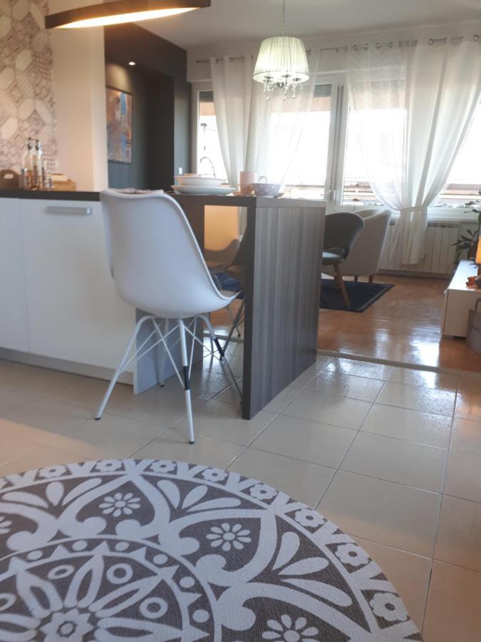 Apartman Diva 图兹拉 外观 照片